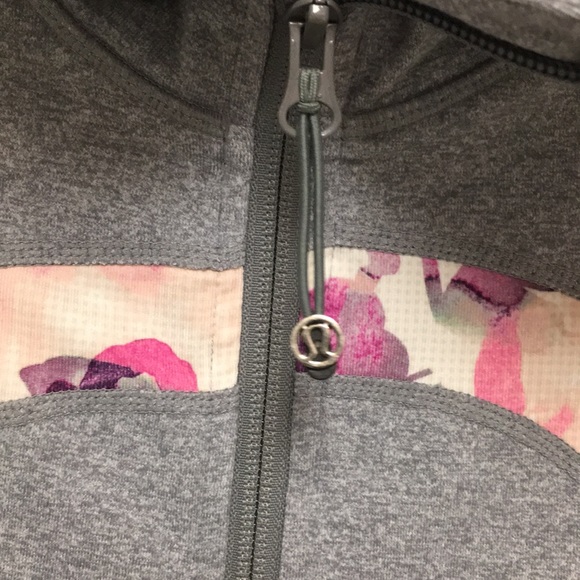 Lululemon jacket - Picture 4 of 6